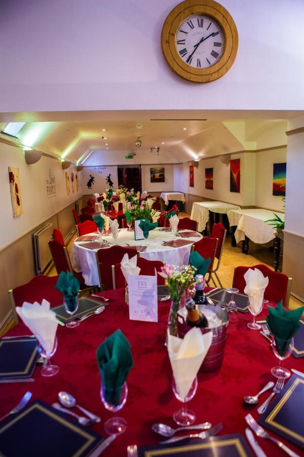סטונהאוס The Beacon & Railway Hotel מראה חיצוני תמונה