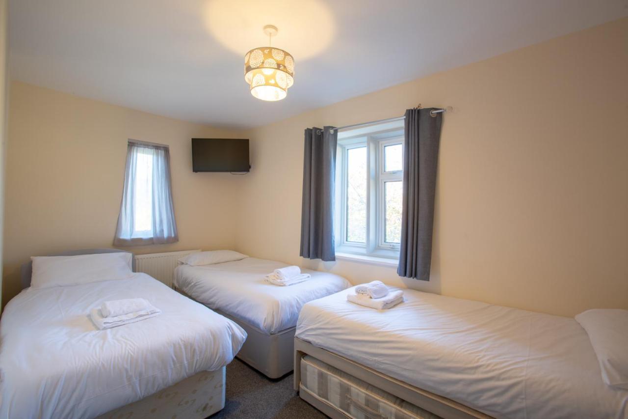 סטונהאוס The Beacon & Railway Hotel מראה חיצוני תמונה